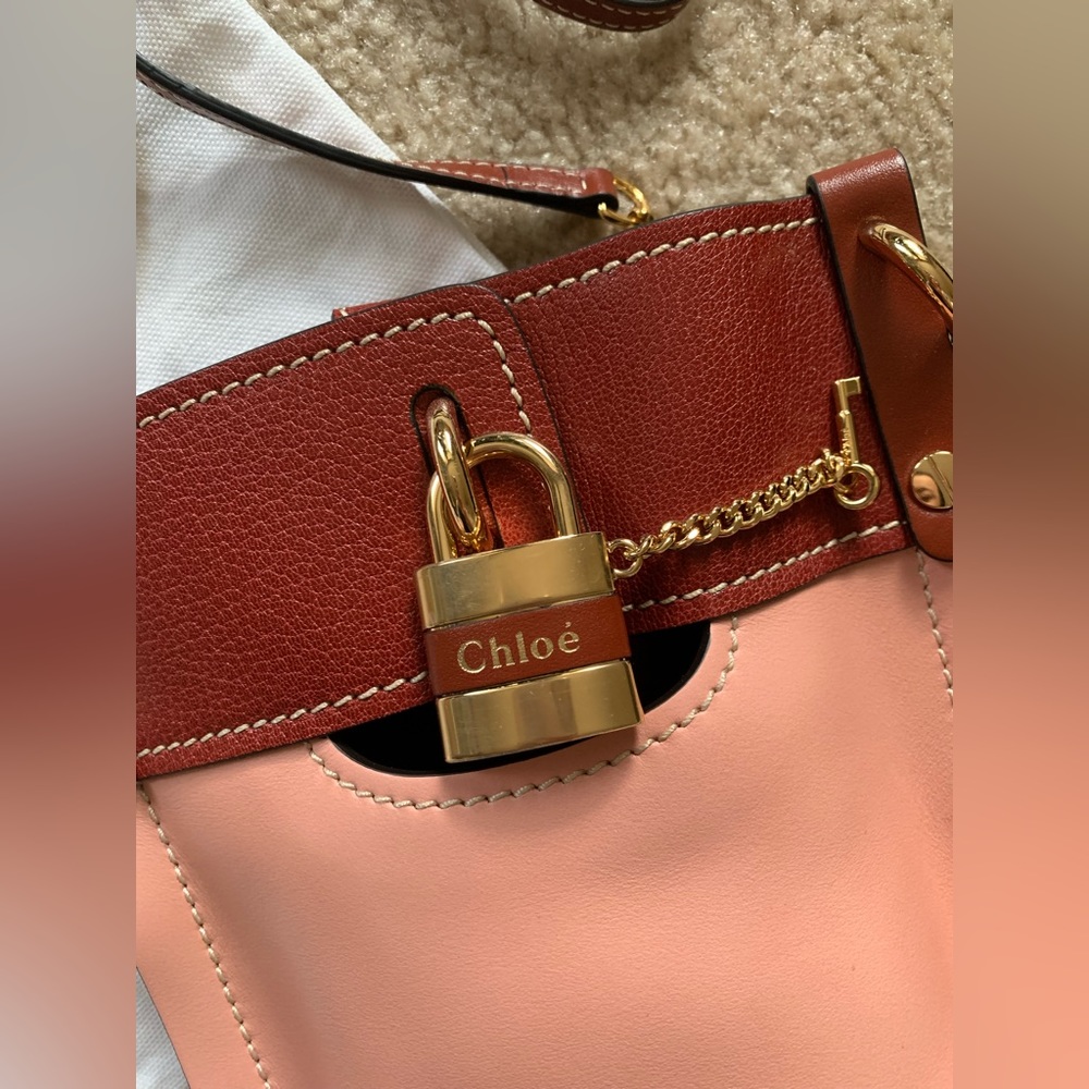 Chloe Aby mini Lock Bucket crossbody bag - Picture 2 of 13